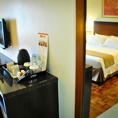 Fersal Hotel Neptune Makati Makati City Ngoại thất bức ảnh