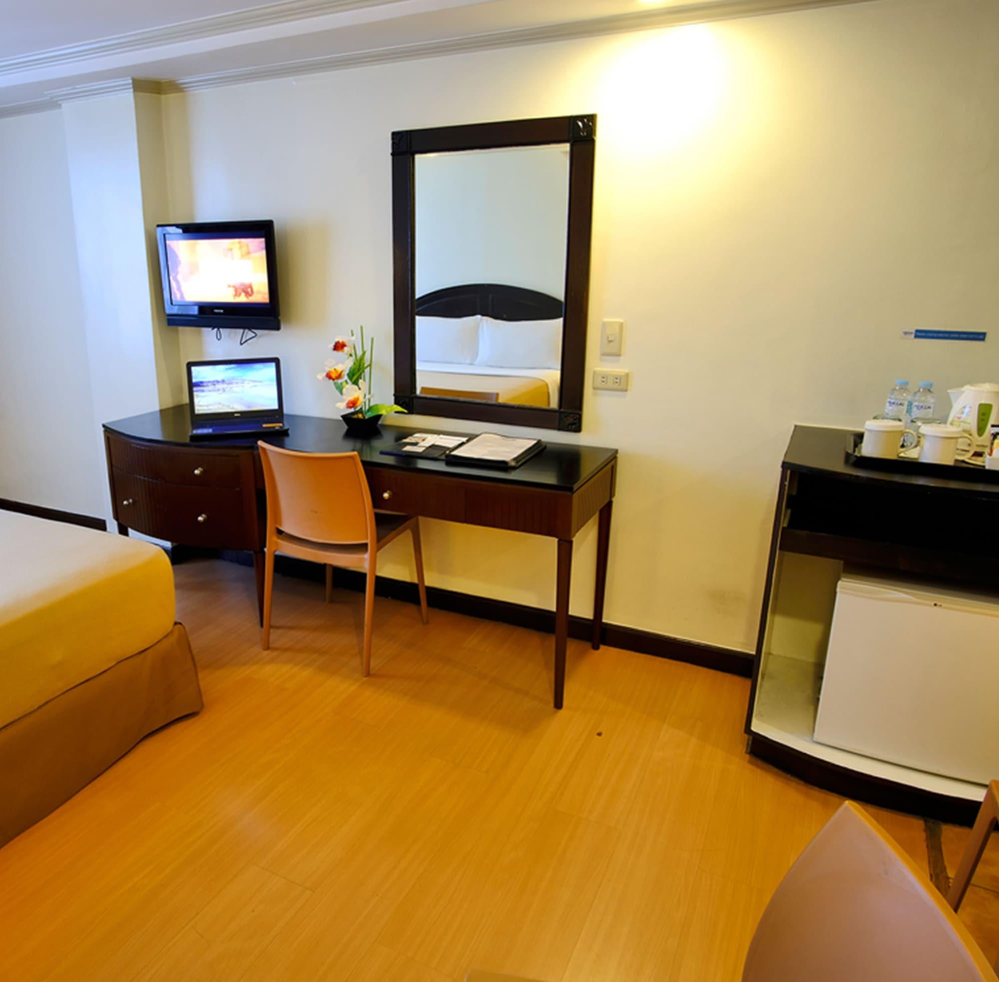 Fersal Hotel Neptune Makati Makati City Ngoại thất bức ảnh
