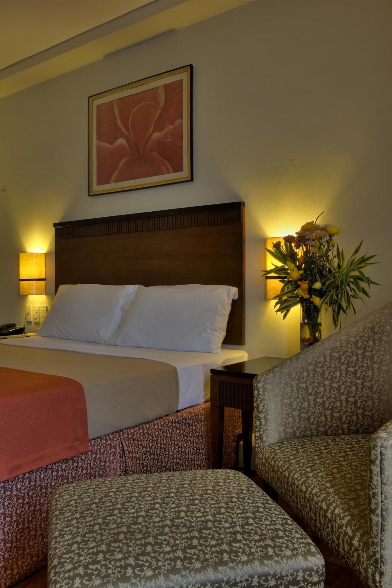 Fersal Hotel Neptune Makati Makati City Ngoại thất bức ảnh