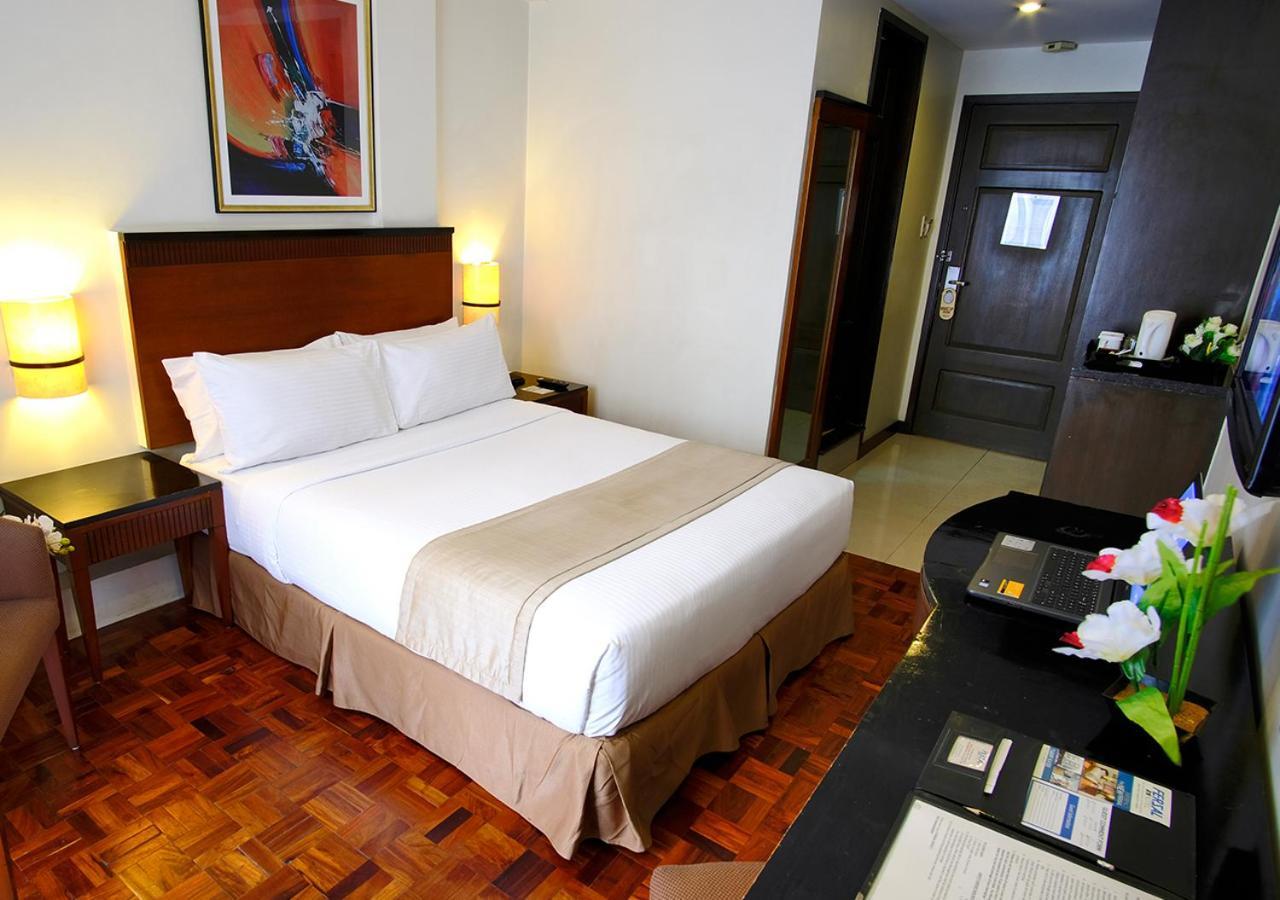 Fersal Hotel Neptune Makati Makati City Ngoại thất bức ảnh