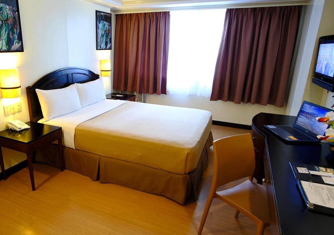 Fersal Hotel Neptune Makati Makati City Ngoại thất bức ảnh
