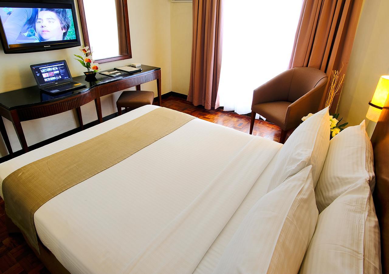 Fersal Hotel Neptune Makati Makati City Ngoại thất bức ảnh